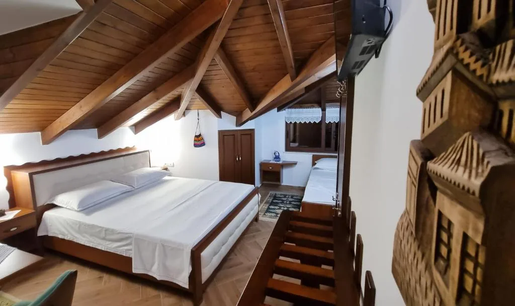 Triple Room with City View — Master Hotel